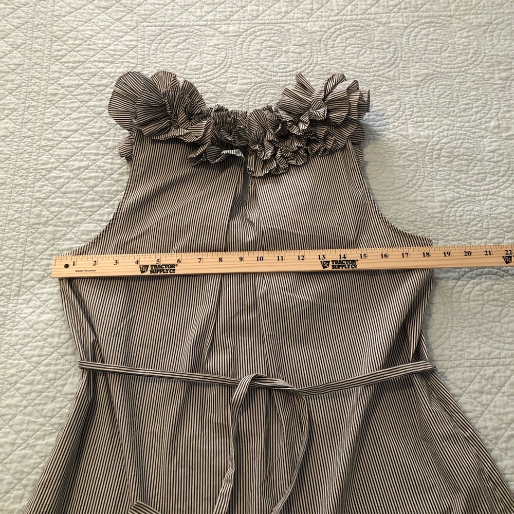 BCBGMAXAZRIA ruffle neck sleeveless top. Size medium. - Picture 7 of 9